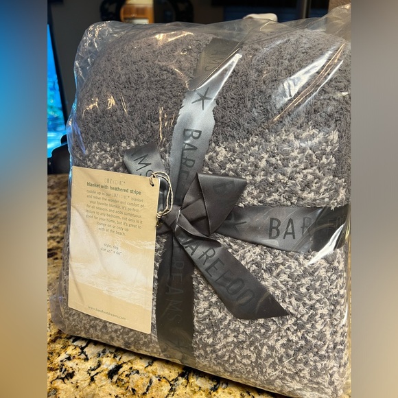 Barefoot Dreams CozyChic Heathered Stripe Throw - Graphite/Stone - 45” x 60” - Picture 1 of 8